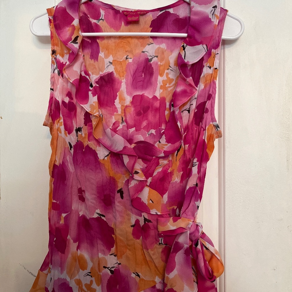 Sunny Leigh multicolored sleeveless blouse. LIKE NEW
